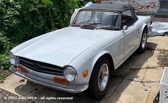 1972 Triumph TR6 Gray