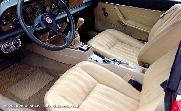 1980 Fiat 124 Beige Interior