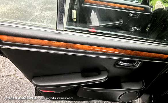 The fine Woodgrain detailing is continued throughout the cabin.