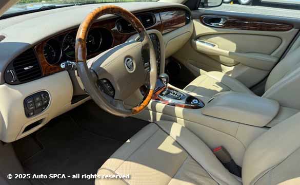 2008 Jaguar XJ8 Photograph